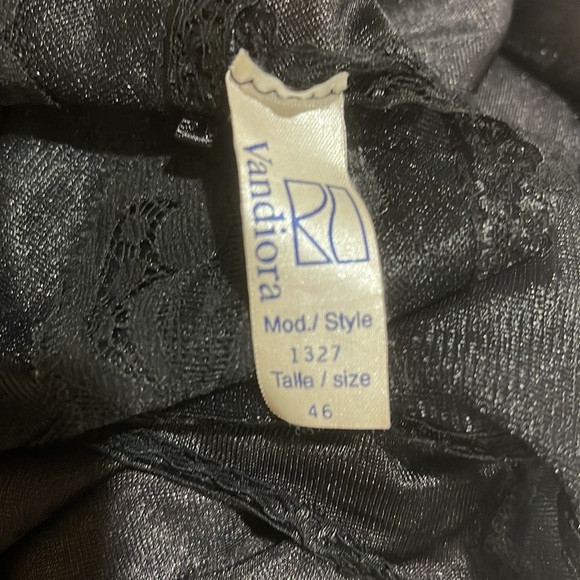 VINTAGE 90's VANDIORA BLACK FULL SLIP V-NECKLINE SHEER LACE STYLE 1327 - Picture 10 of 13